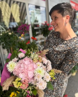 Hortenzie, hortenzie, hortenzie… všude kam se podíváš🫶😘 květiny Flora Dekor Český Brod, Úvaly, Kostelec nad Černými Lesy😁